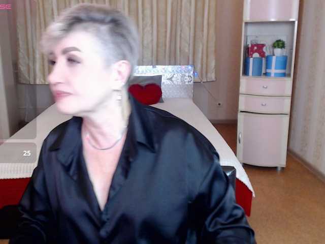 sexy-milffa live cam preview