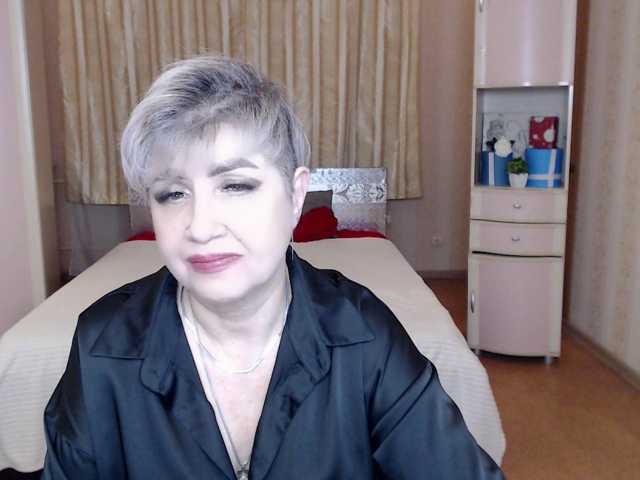 le modèle sexy-milffa est en webcam porno dans un show sur le site bongacams, il possède les tags suivants: White/Caucasian,Blonde,Shaved