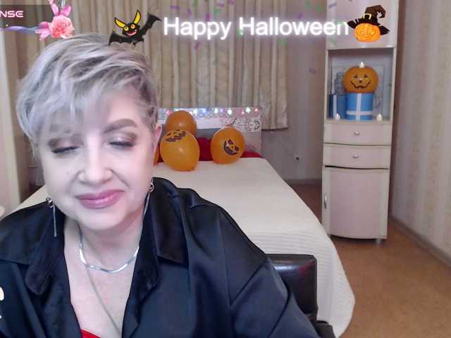 sexy-milffa webcam model