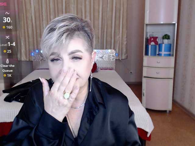 sexy-milffa live cam preview