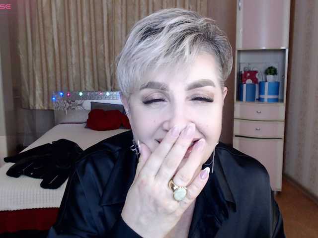 sexy-milffa live cam preview