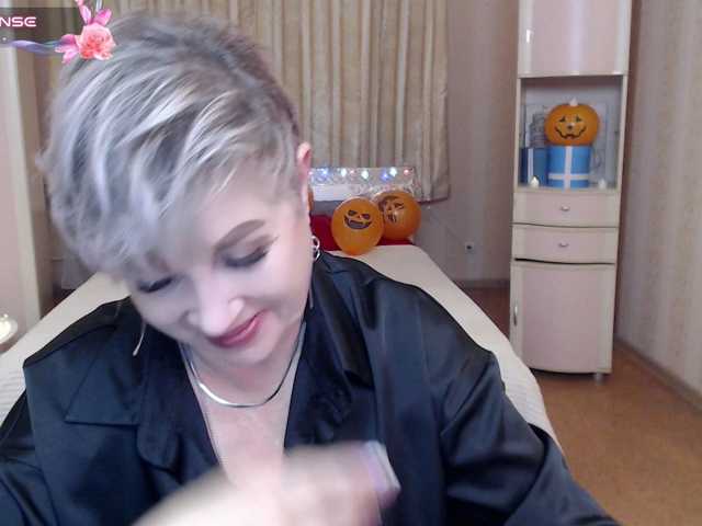 Sexy-milffa live cam