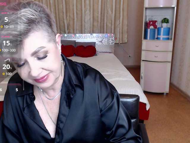 sexy-milffa live cam on BongaCams