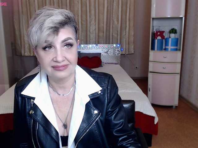 sexy-milffa live cam on BongaCams
