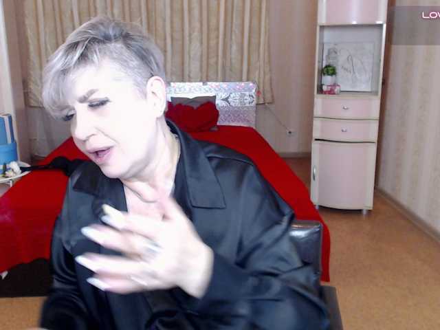 sexy-milffa live cam on BongaCams