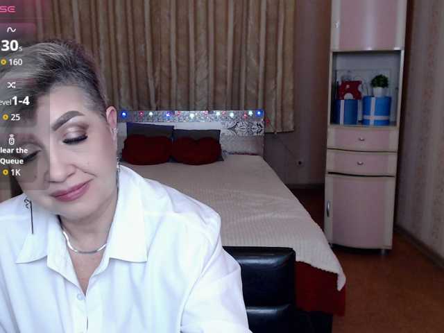 sexy-milffa live cam preview