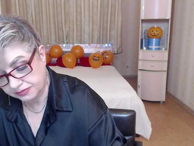 sexy-milffa live cam on BongaCams