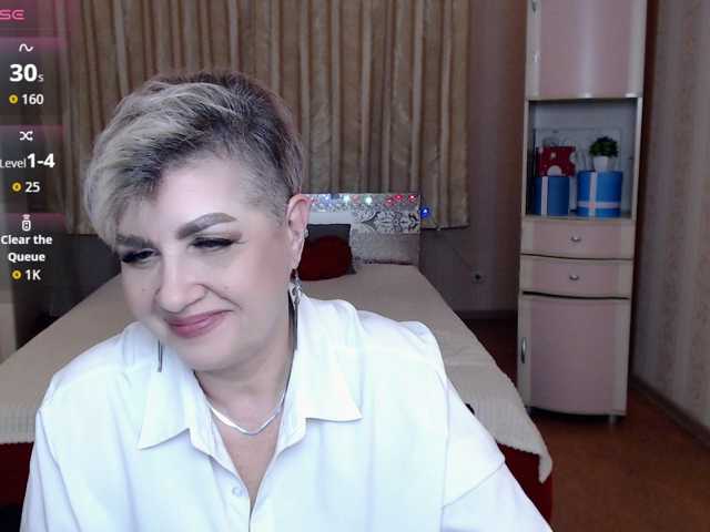 sexy-milffa live cam preview
