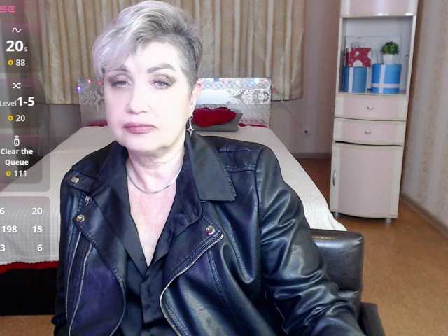 sexy-milffa live cam on BongaCams