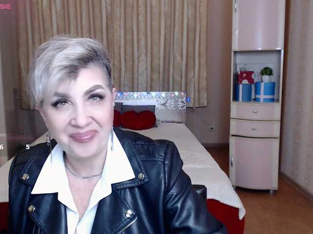 sexy-milffa live cam preview