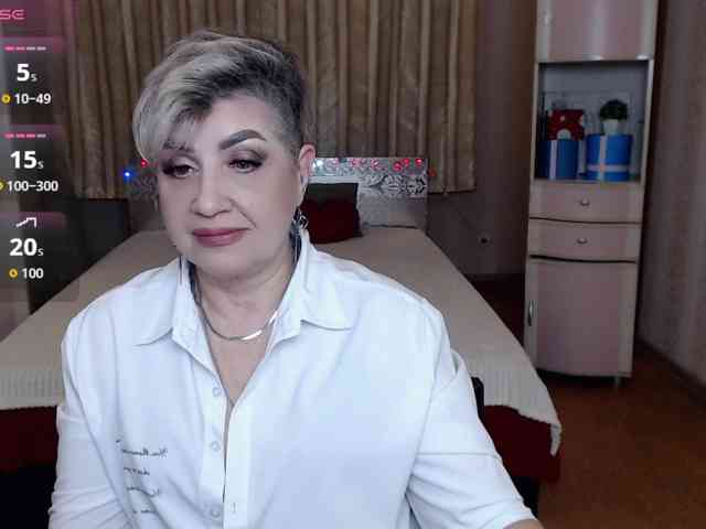 sexy-milffa live female cam on bongacams