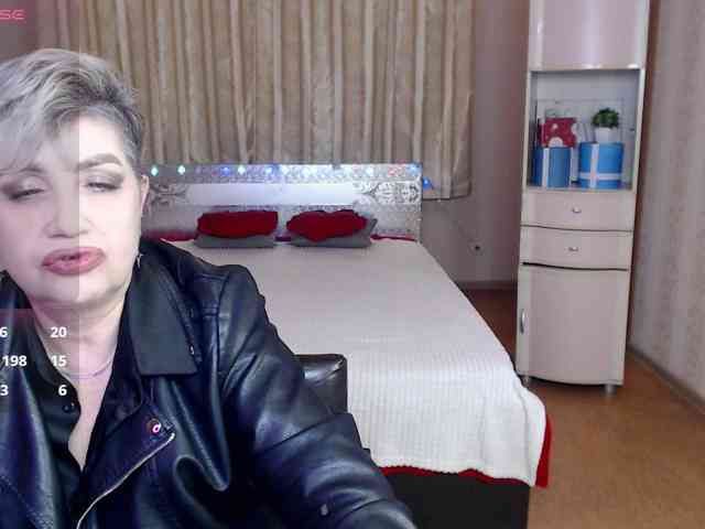 sexy-milffa webcam