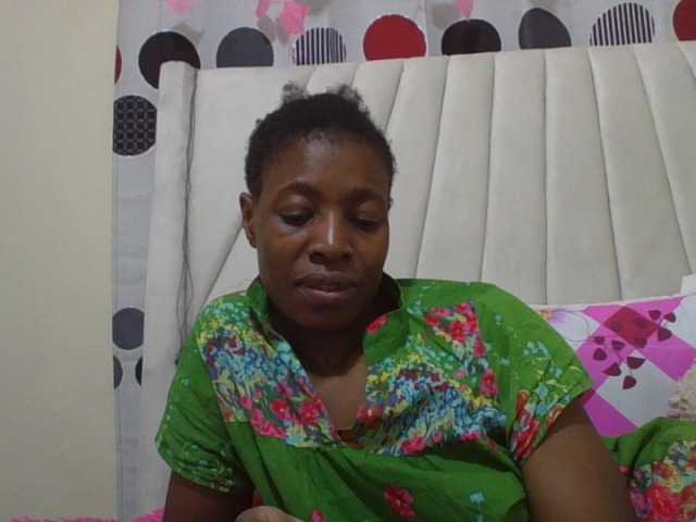Queensmilec live cam preview