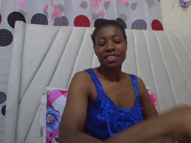 Queensmilec live cam preview