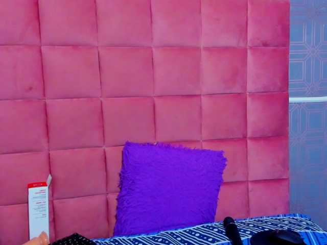 BELLA-ADAMSS live cam on BongaCams