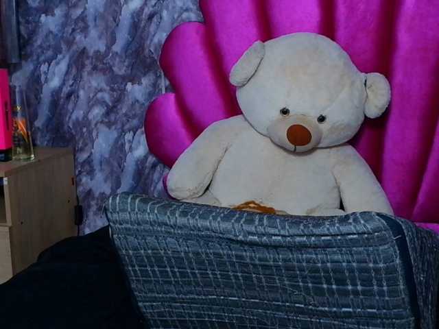 BELLA-ADAMSS live cam preview