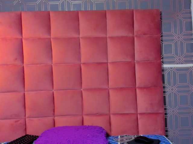 BELLA-ADAMSS live cam on BongaCams