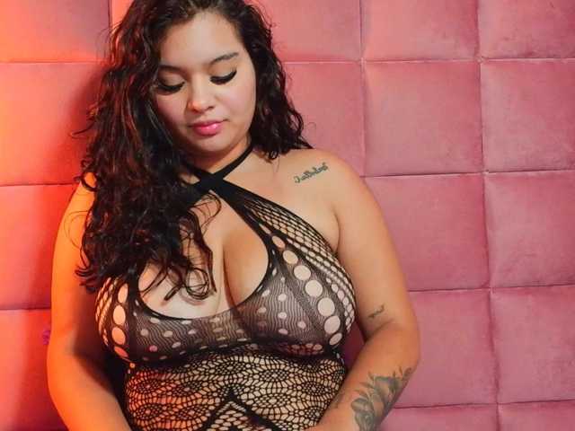BELLA-ADAMSS live cam on BongaCams