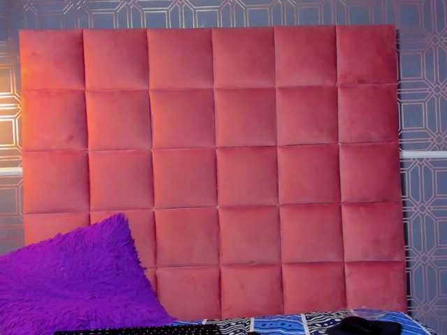 BELLA-ADAMSS live cam on BongaCams