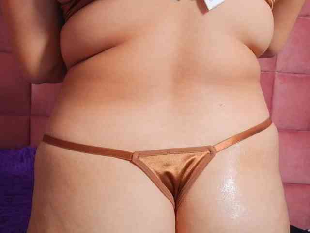 Modella: BELLA-ADAMSS