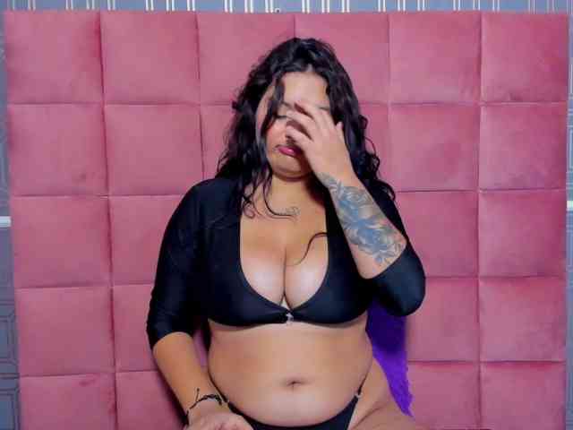 Modella: BELLA-ADAMSS
