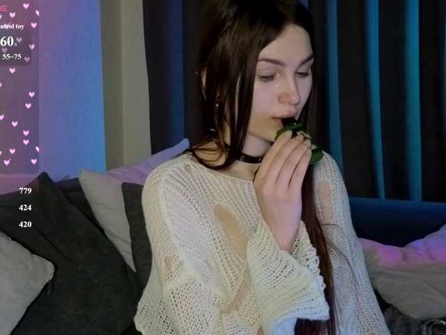 allienee live cam on BongaCams