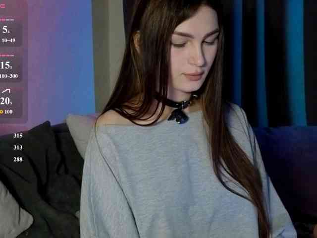 allienee webcam
