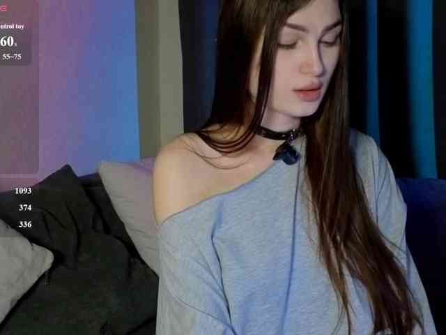 allienee webcam