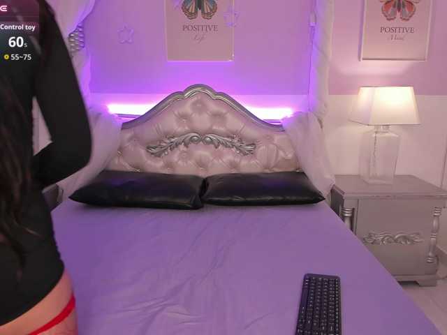 ElizabethBlaze live cam on BongaCams