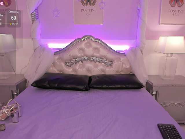 ElizabethBlaze live cam on BongaCams