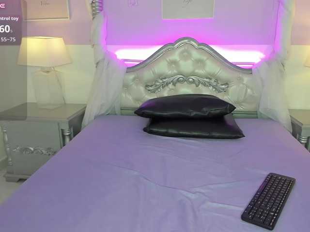 ElizabethBlaze live cam on BongaCams