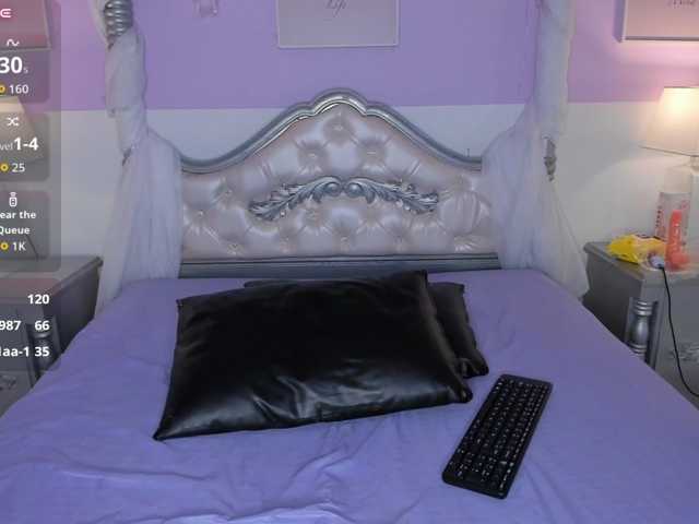 ElizabethBlaze live cam on BongaCams