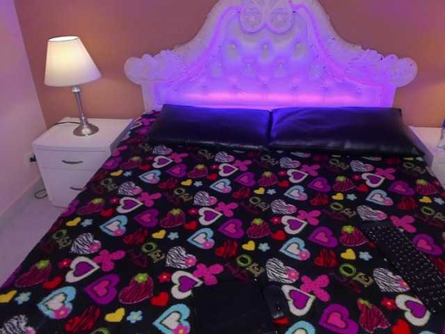 ElizabethBlaze live cam on BongaCams