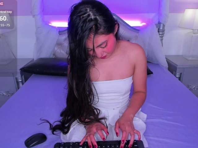 ElizabethBlaze live cam on BongaCams