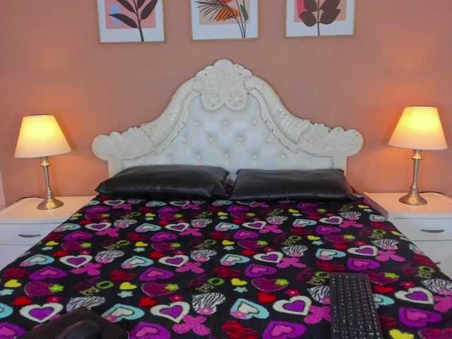 ElizabethBlaze live cam on BongaCams