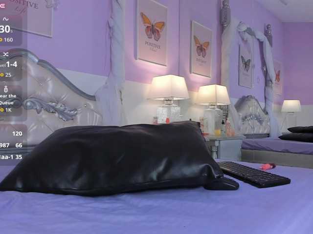 ElizabethBlaze live cam on BongaCams