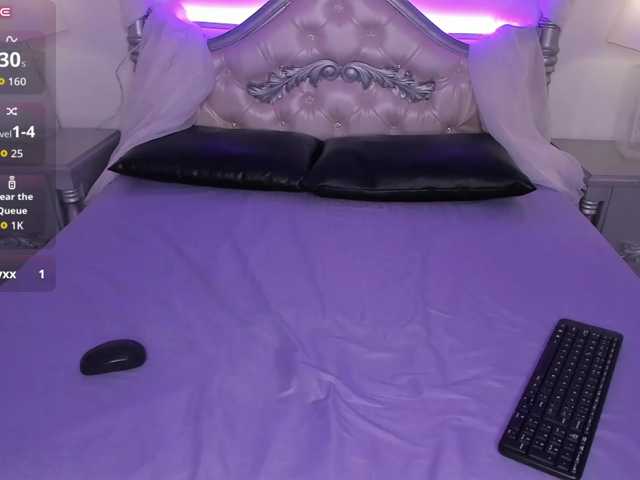 ElizabethBlaze live cam on BongaCams