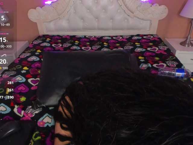 ElizabethBlaze live cam on BongaCams