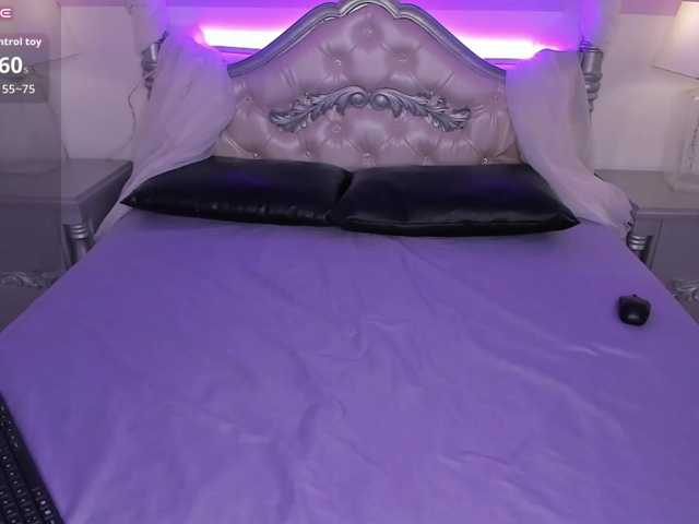 ElizabethBlaze live cam on BongaCams