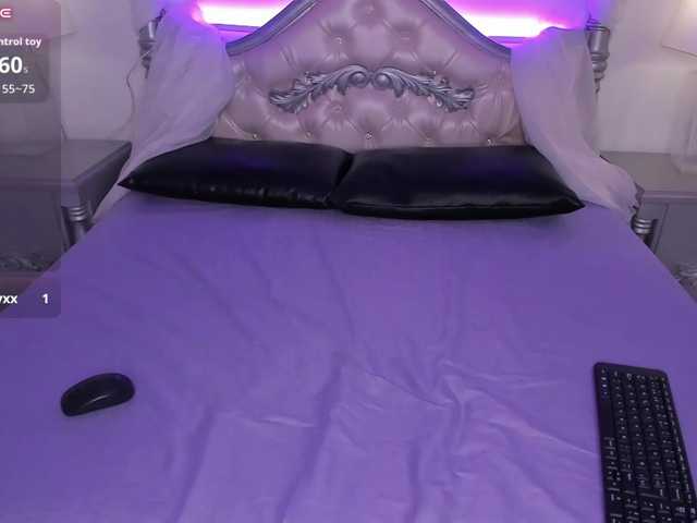 ElizabethBlaze live cam on BongaCams