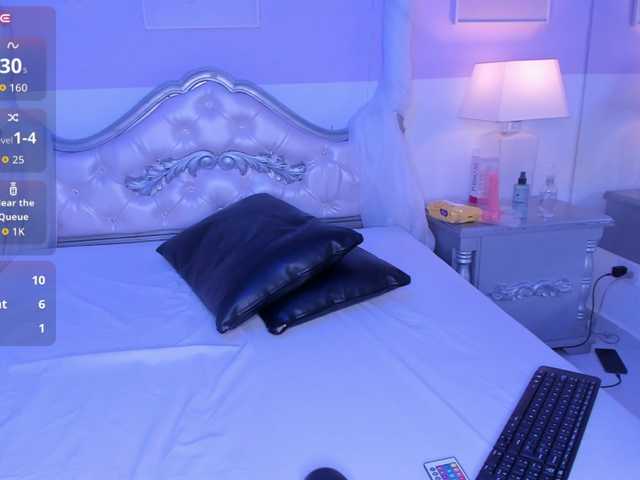 ElizabethBlaze live cam on BongaCams