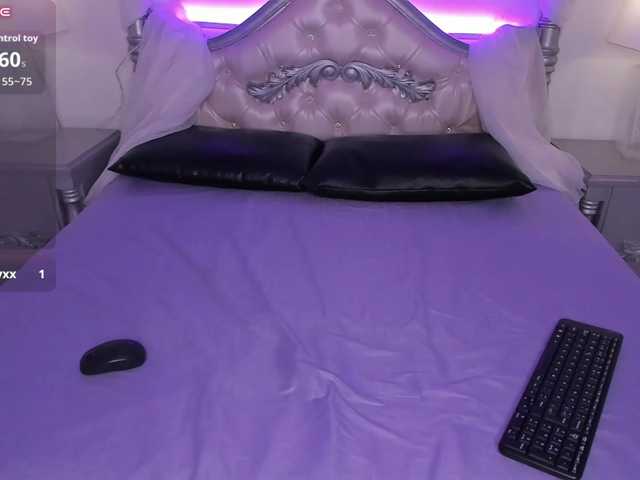 ElizabethBlaze live cam on BongaCams