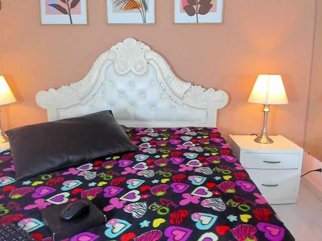 ElizabethBlaze live cam on BongaCams