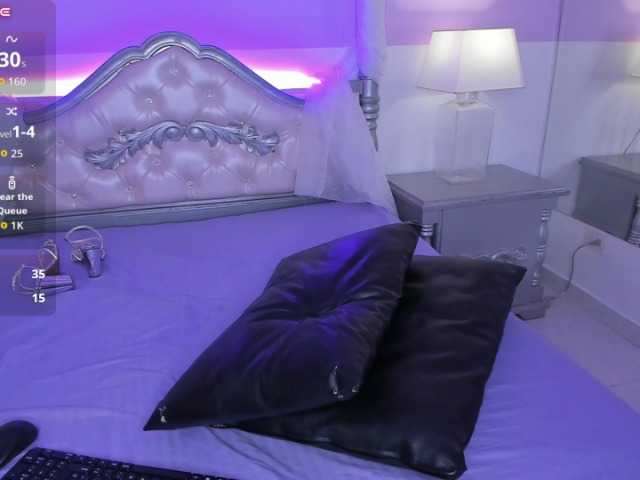 ElizabethBlaze live cam on BongaCams