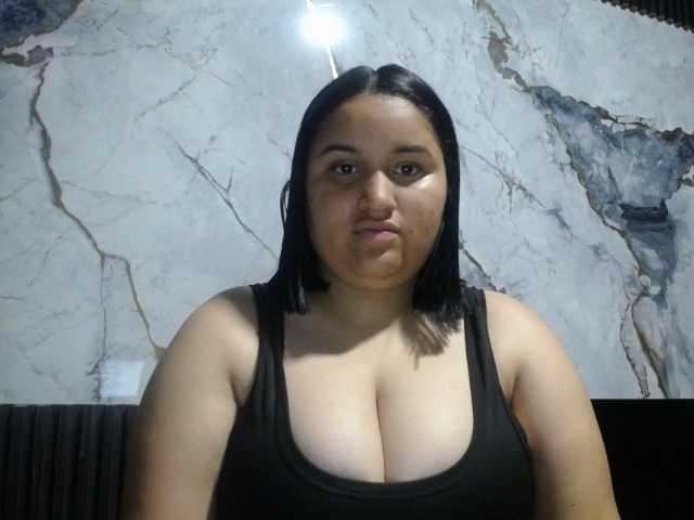 Brithany live cam preview