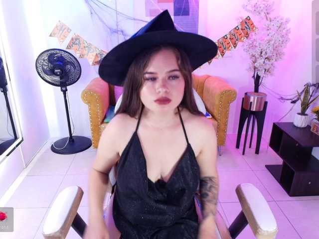 Agatha_M live cam on BongaCams
