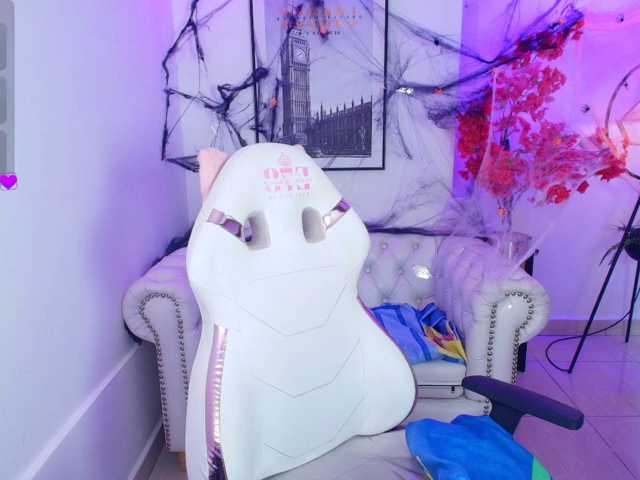 Agatha-monroe live cam on BongaCams