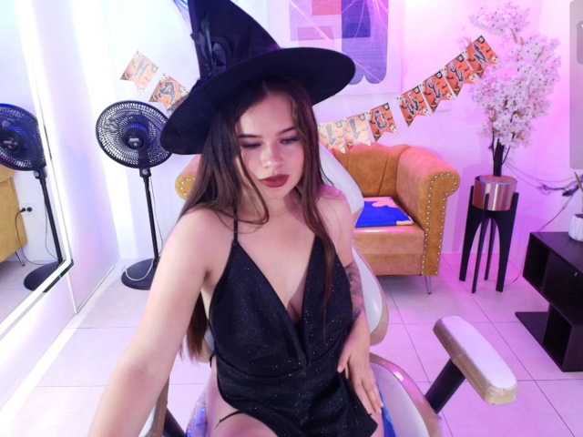 Agatha-monroe live cam on BongaCams