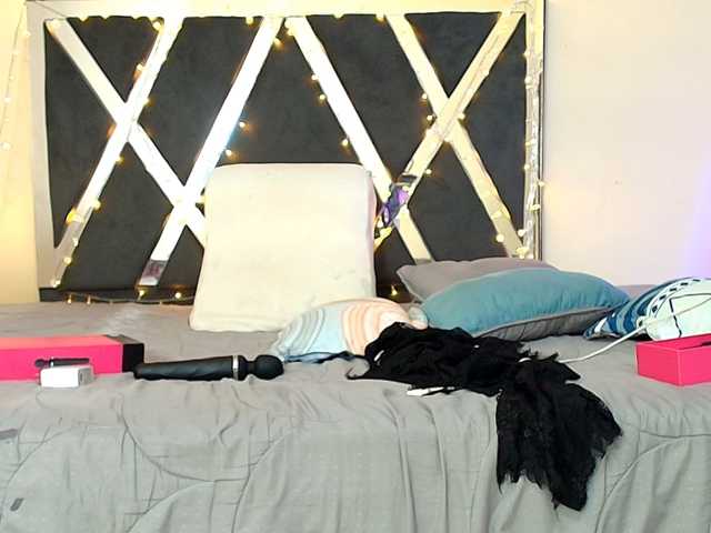monserrat11 webcam bongacams model stream image