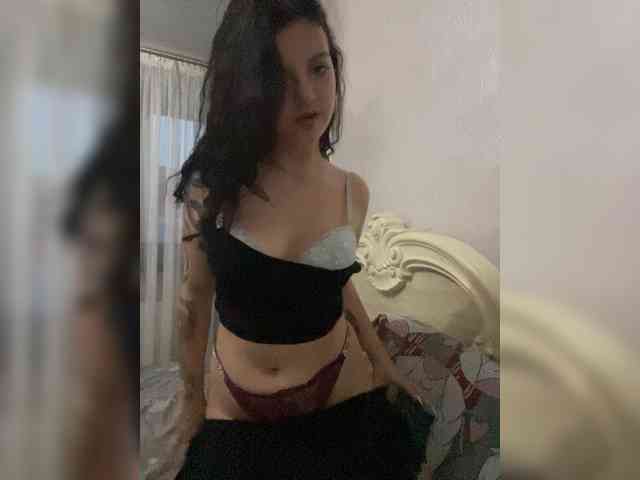 Bologoriaoppp live female cam on bongacams
